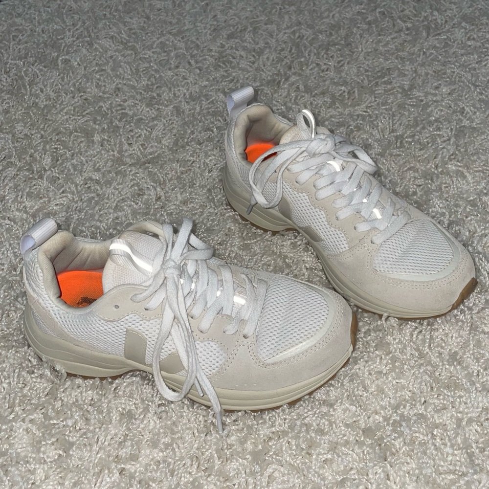 Veja Venturi Beige White Sneakers Comfortable Chunky